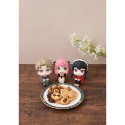 Spy x Family - Loid Forger Statue / Look Up: MegaHouse