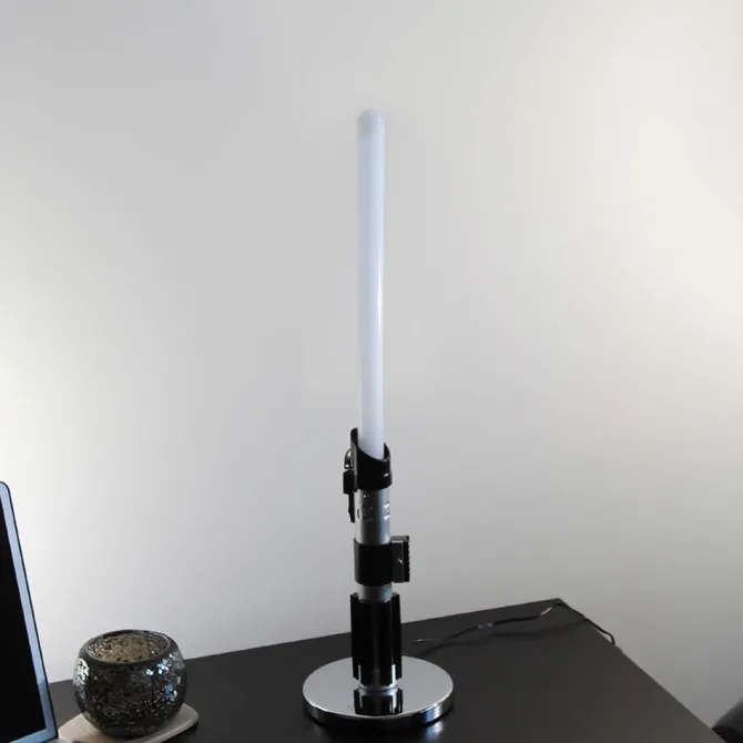 Star Wars - Darth Vader Light Saber / Schreibtischlampe: The Source