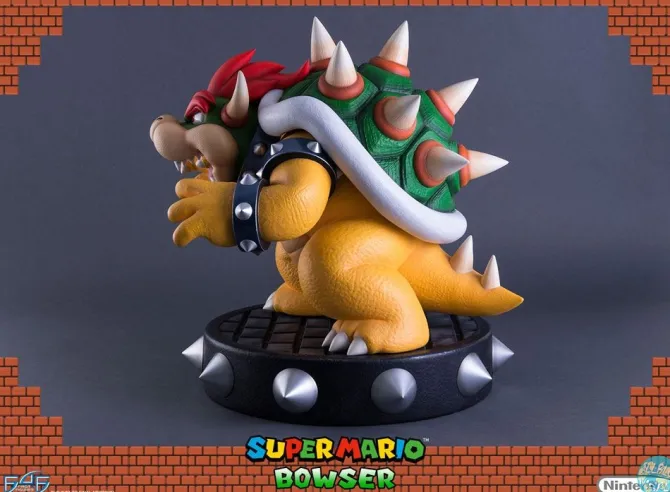 Super Mario - Bowser Statue: First 4 Figures