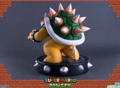 Super Mario - Bowser Statue: First 4 Figures