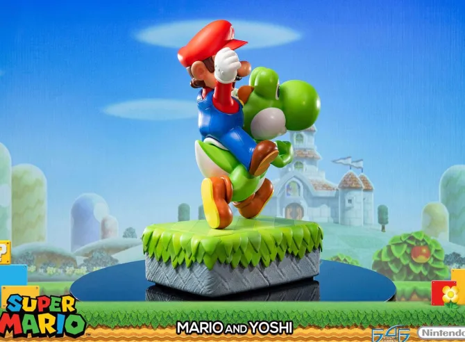 Super Mario - Super Mario & Yoshi Statue: First 4 Figures
