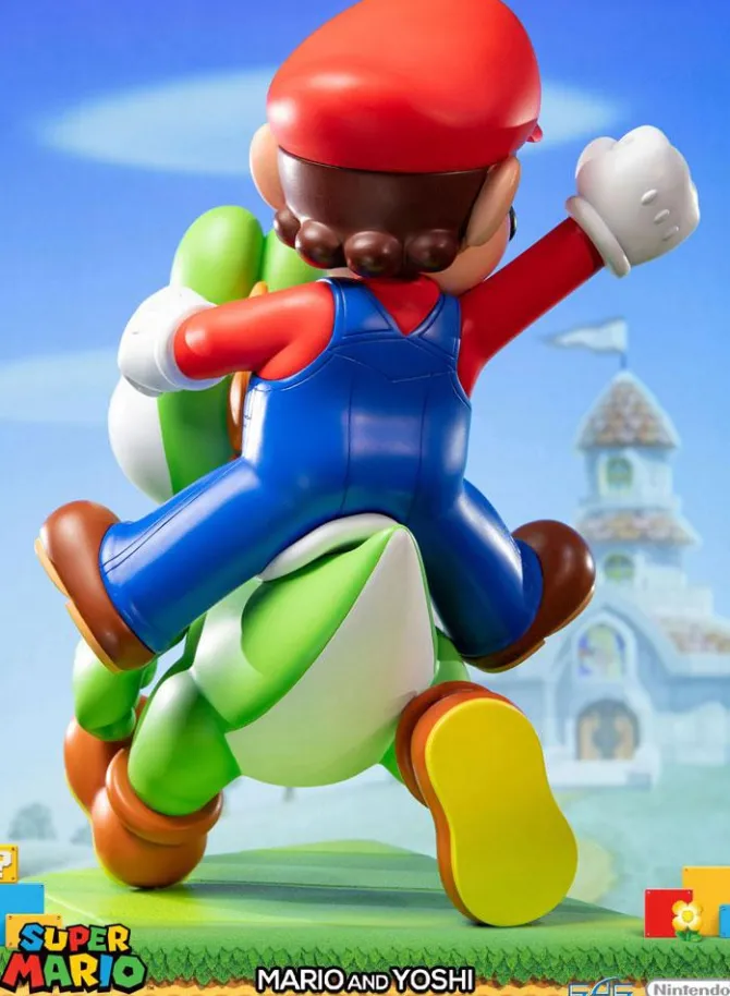 Super Mario - Super Mario & Yoshi Statue: First 4 Figures