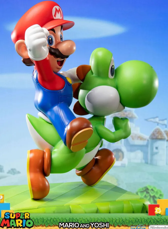 Super Mario - Super Mario & Yoshi Statue: First 4 Figures