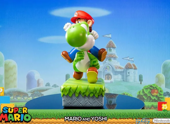 Super Mario - Super Mario & Yoshi Statue: First 4 Figures
