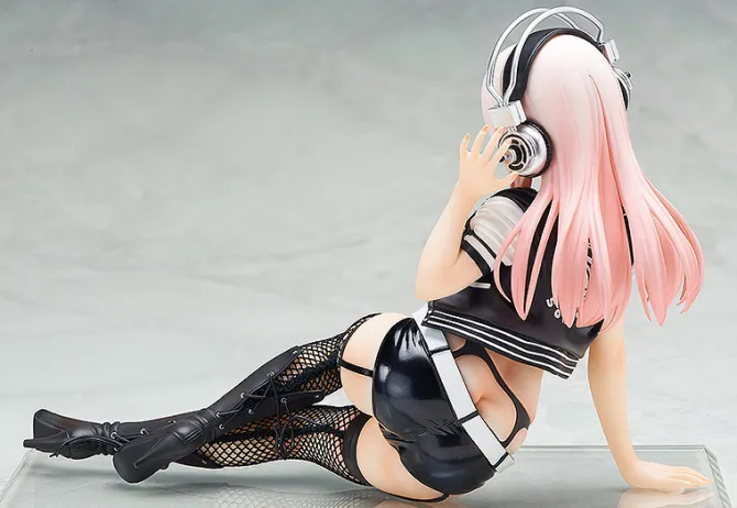 Super Sonico - Super Sonico Statue / After the Party Version: Good Smile Company