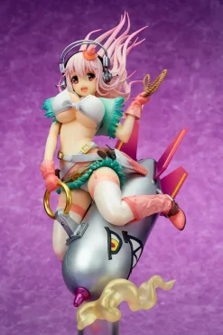 Super Sonico Statue / Love Bomber Version: Ques Q
