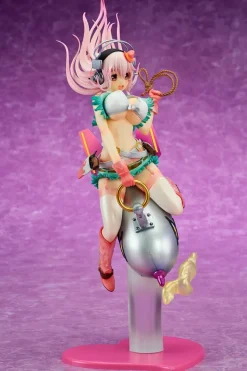 Super Sonico Statue / Love Bomber Version: Ques Q