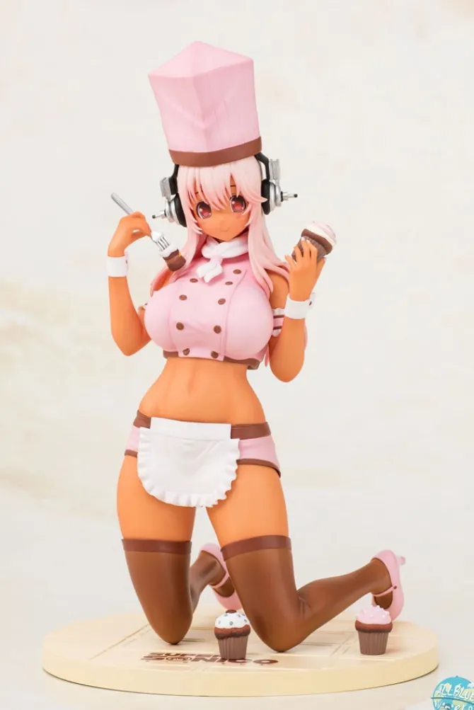 Super Sonico- Super Sonico Statue / Patissier Strawberry - Choco: Chara-Ani