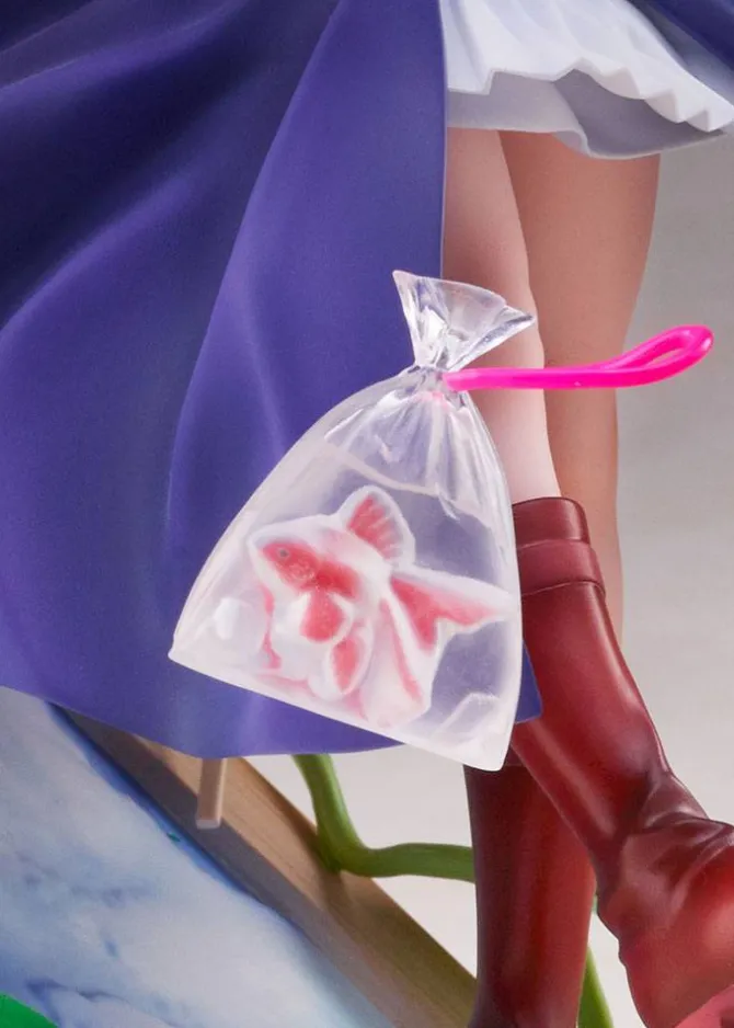 The Day I Became a God - Hina Statue / Memories of Summer Version: Aniplex