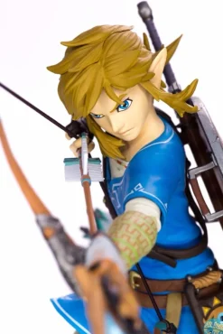 The Legend of Zelda Breath of the Wild - Link Statue: First 4 Figures