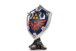The Legend of Zelda Breath of the Wild - Hylian Shield Statue / Standard Edition: First 4 Figures