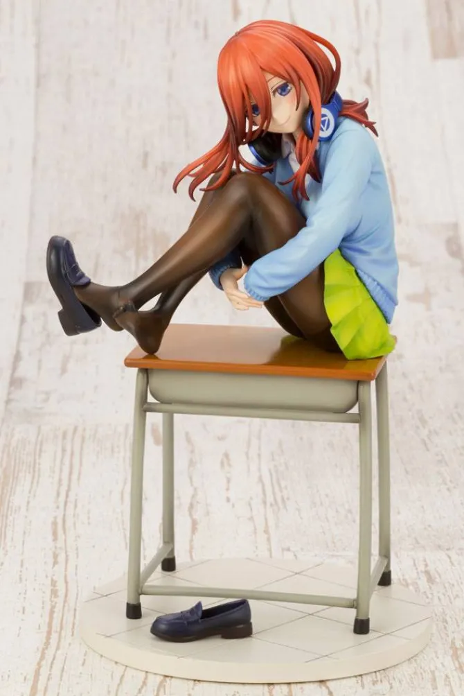 The Quintessential Quintuplets - Miku Nakano Statue / Bonus Edition: Kotobukiya