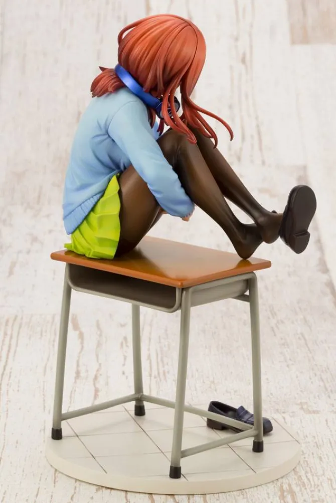 The Quintessential Quintuplets - Miku Nakano Statue / Bonus Edition: Kotobukiya