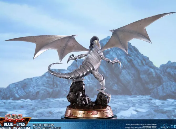 Yu-Gi-Oh! - Blue-Eyes White Dragon Statue / White Edition: First 4 Figures