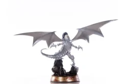 Yu-Gi-Oh! - Blue-Eyes White Dragon Statue / White Edition: First 4 Figures