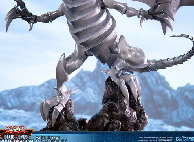 Yu-Gi-Oh! - Blue-Eyes White Dragon Statue / White Edition: First 4 Figures